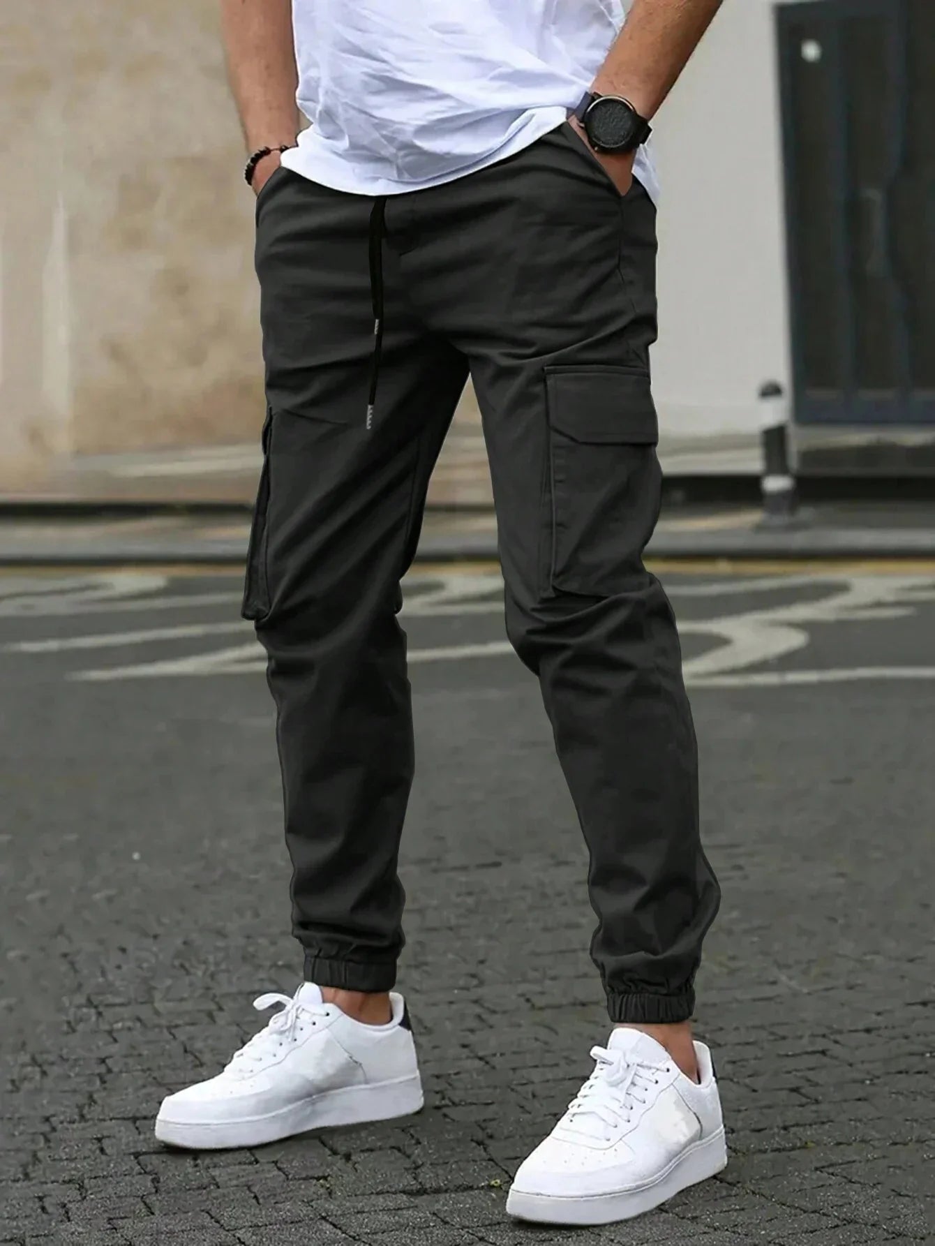 Men's Slim Fit Elastic Waist Cargo Pants Multi-Pockets Cuffed Hem Comfortable for Casual Outdoor Wear
