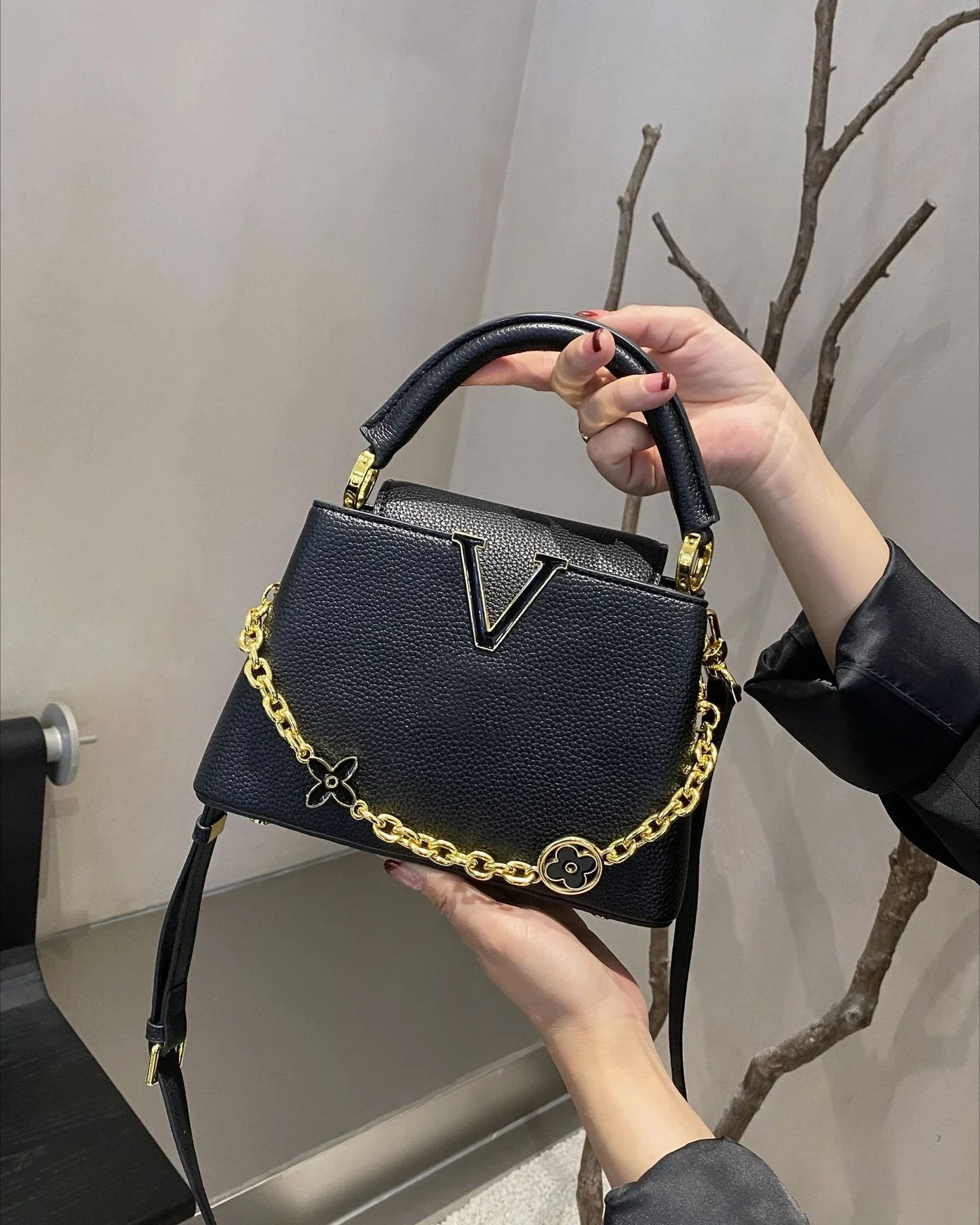Tote bag 2025 new Himalayan V-shaped portable light luxury single shoulder crossbody bag for women
