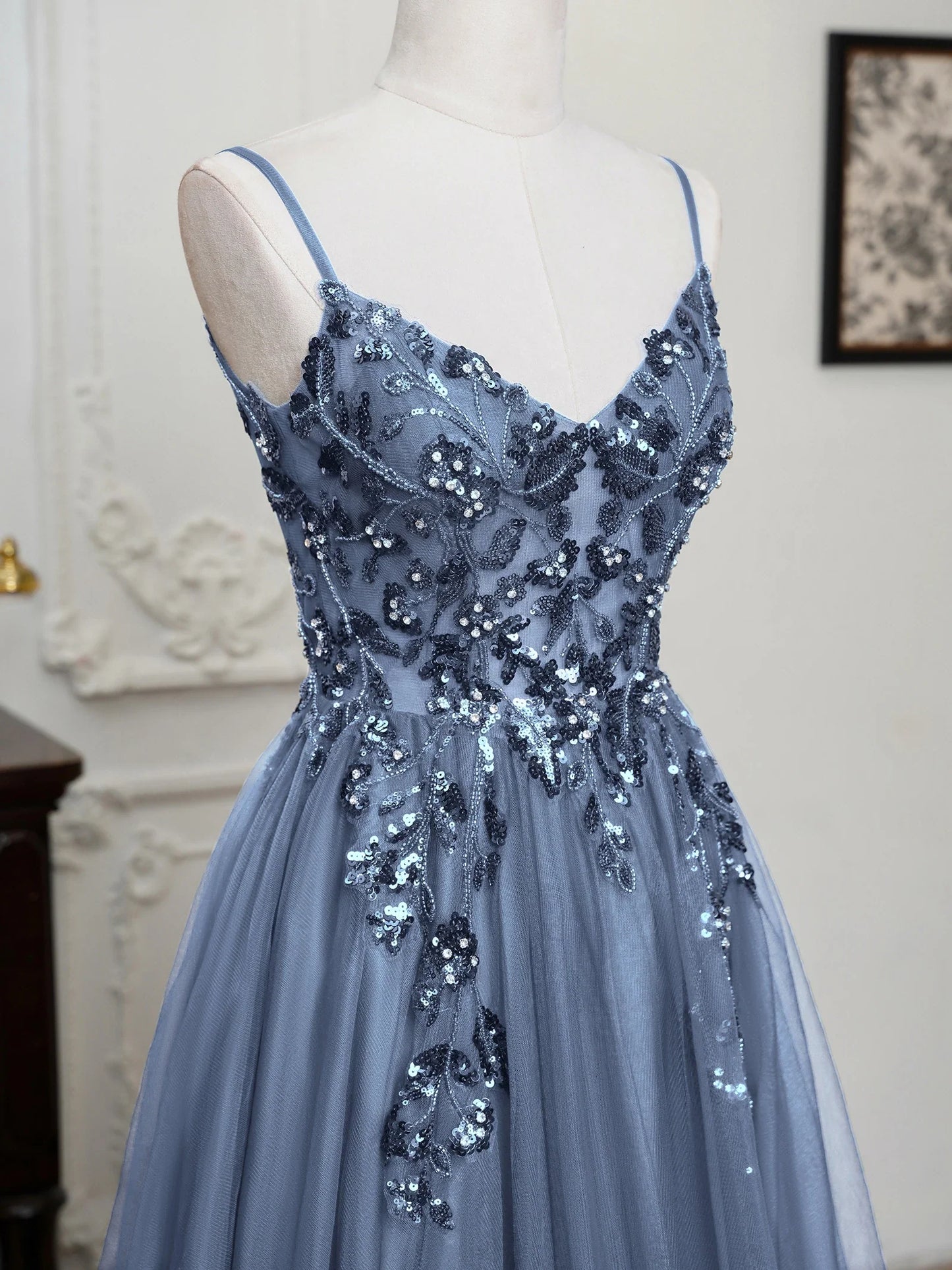 Sling Evening Dresses Prom Dress V-Neck A-Line Train High Split Gowns Sexy Spaghetti Straps Illusion Sequins Appliques