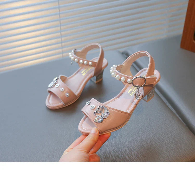 Girls Shiny Rhinestone Flowers Leather Sandals 2026 New Summer Toddler Strappy Sandals Hight Heel Soft Sole Princess Style Shoes