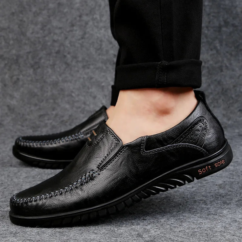 Men's Comfortable Soft-Soled Slip-On Loafers Versatile Casual Business Formal Leather Shoes