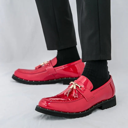 Sapatos Luxuosos de Couro Envernizado Dourado Masculino, Sapatos Oxford, Mocassim com Borla de Grife, Sapatos Sociais Formais Masculinos, Sapatos de Vestir de Moda, Negócios