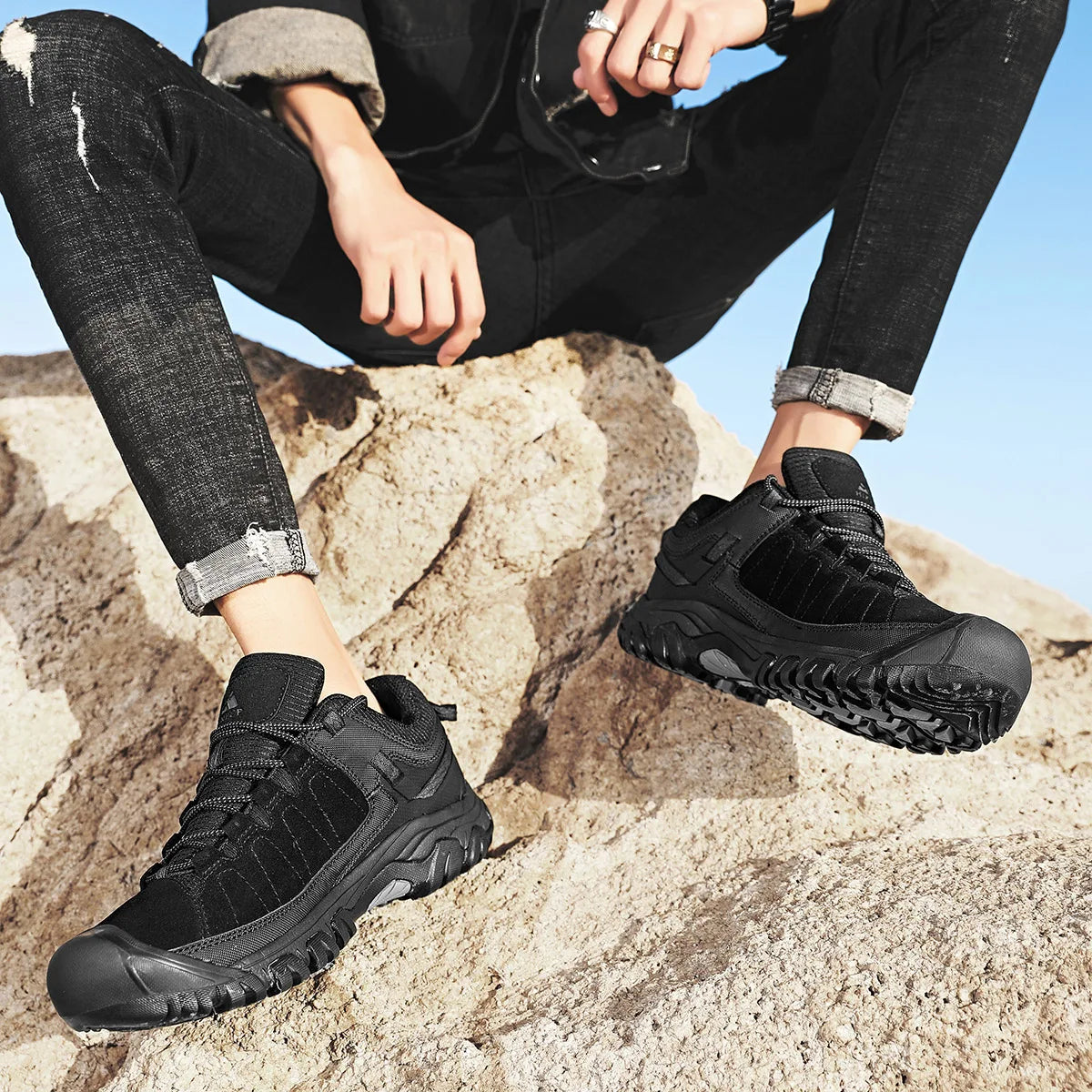 High Quality Men Hiking Shoes Durable Leather Climbing Shoes Outdoor Walking Sneakers Rubber Sole Factory Outlet