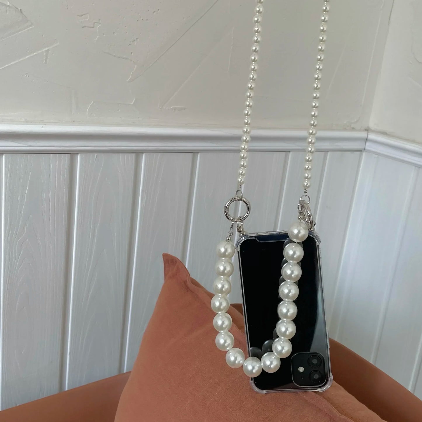 Pearl Chain With Casing for iPhone 16 15 14 13 12 11 Pro Max XR 8 7 Plus Crossbody Necklace Lanyard Phone Case Shockproof Cover