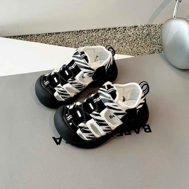 Children's sandals, boys' toe cover beach shoes, Summer 2025 girls' outdoor walking baby sports sandals