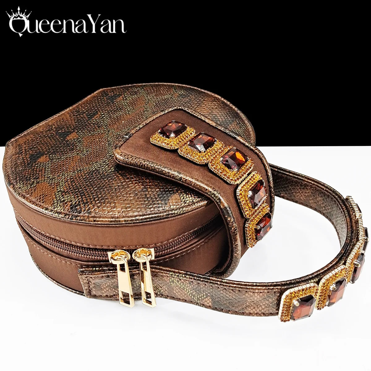 Three-Dimensional Bag and High Heel Shoes in Europe and America the First Choice for Fashionable Ladies for Parties and Work
