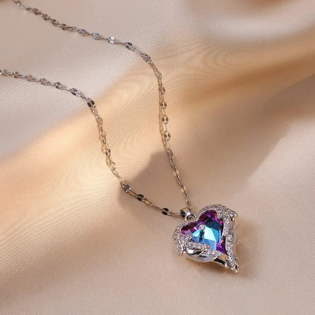 Fashionable and Luxurious Peach Heart Pearl Oyster Necklace, Personalized and Versatile Stainless Steel Clavicle Chain