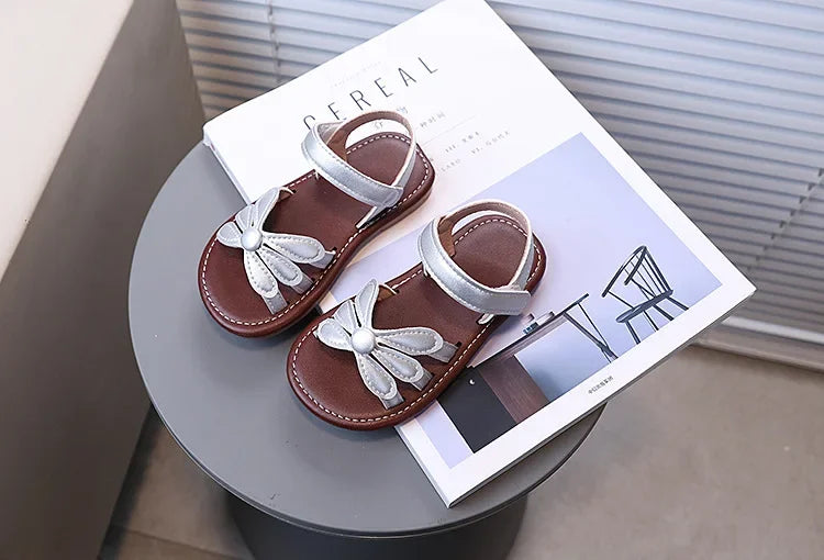 Girls Sandals Hook&loop Kids Beach Shoes Soild Color Versatile 2025 Summer Girls Princess Shoes Retro Sweet Flowers Korean Style
