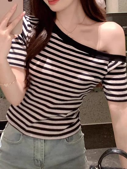 1pcs Girl Summer Striped T-shirt Womens Classic Basic Fashion Tee New Ladys Short Sleeve Loose Tops Females Off Shoulder Tshirts