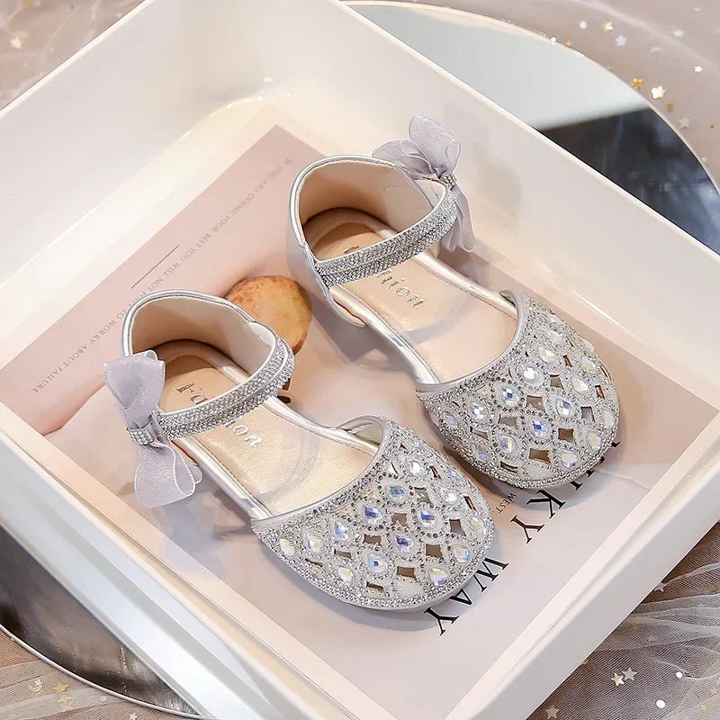 Girls Sandals Shiny Crystal Ins Trendy 2026 Summer New Kids Princess Shoes Mesh Lace Bows Girls Dance Shoes Elegant Hollowed-out