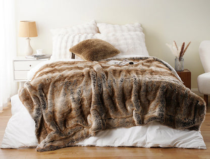Faux Fur Blanket Luxury Fluffy Plaid Throw Blanket Winter Thick Warm Sofa Blanket Plush Fur Throws for Bed Bedroom Decor
