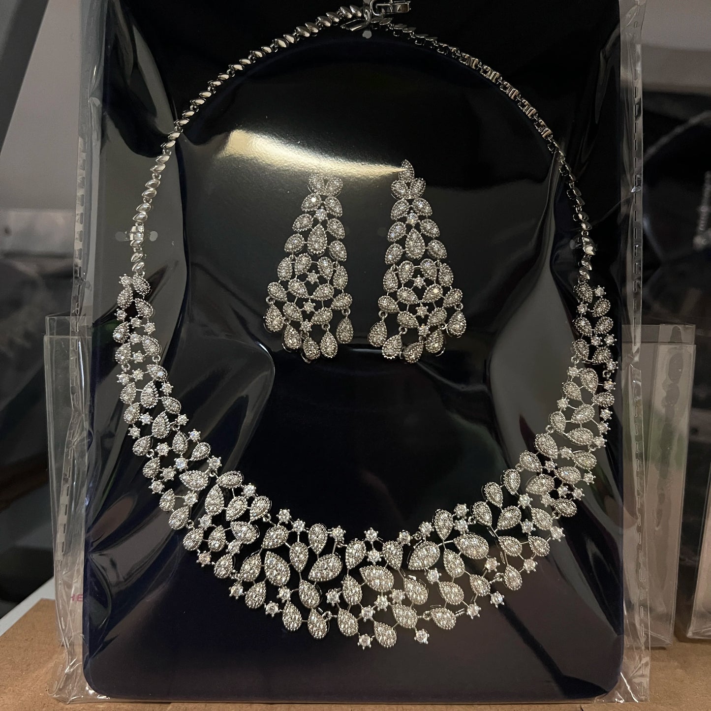 Gorgeous CZ Crystal Zirconia Luxury Silver Color Necklace Europe Bridal Wedding Party Dubai Jewelry Set for Women 2024