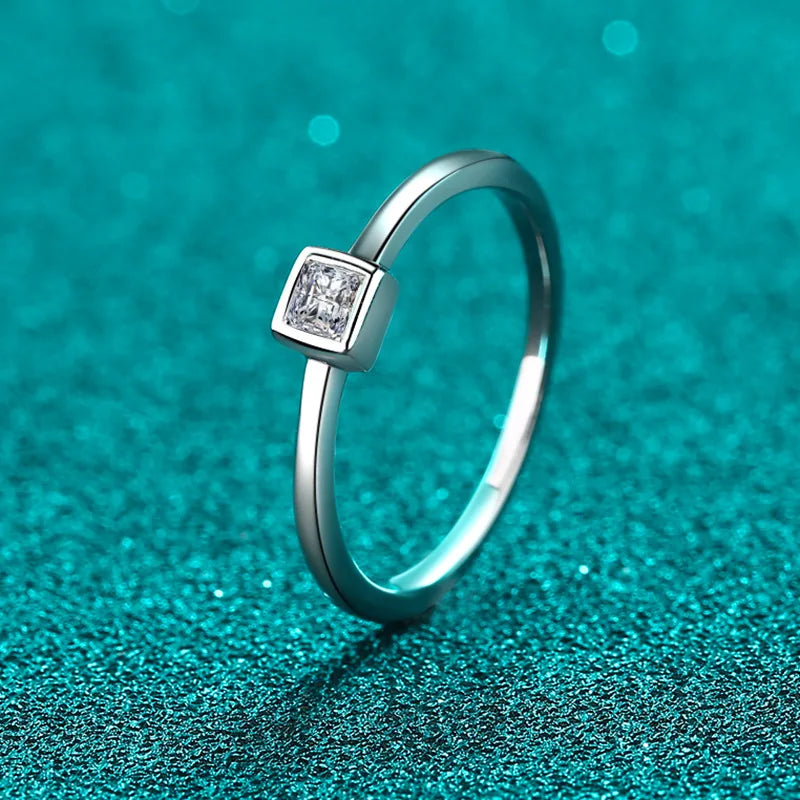 0.3CT 3*3MM Princess Cut Moissanite Rings for Women 100% Sterling Silver 925 Plated 18k Party Classic Jewelry Wholesale
