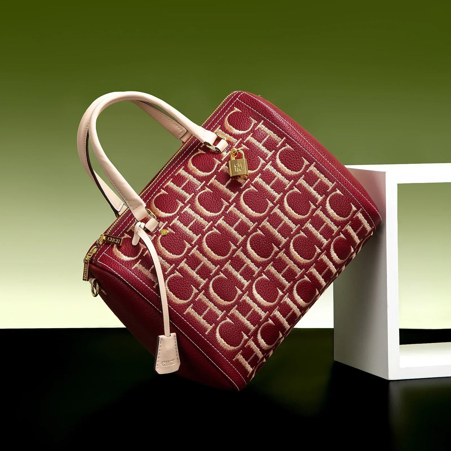 Retro Classic Large Capacity Business Commuter Women's Shoulder Bag Crossbody Bag with Letter Print Design Versatile Women's Bag