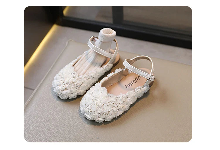 Girls Sandals 2024 Cute Toes Wrapped Flowers Spring New Children Fashion Princess Mary Janes for Party Wedding Shows Simple Cute