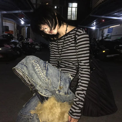 Y2k T-shirt Women Long Sleeve Off Shoulder Striped Crop Tops Y2k Grunge 2000s Aesthetic Streetwear T Shirts