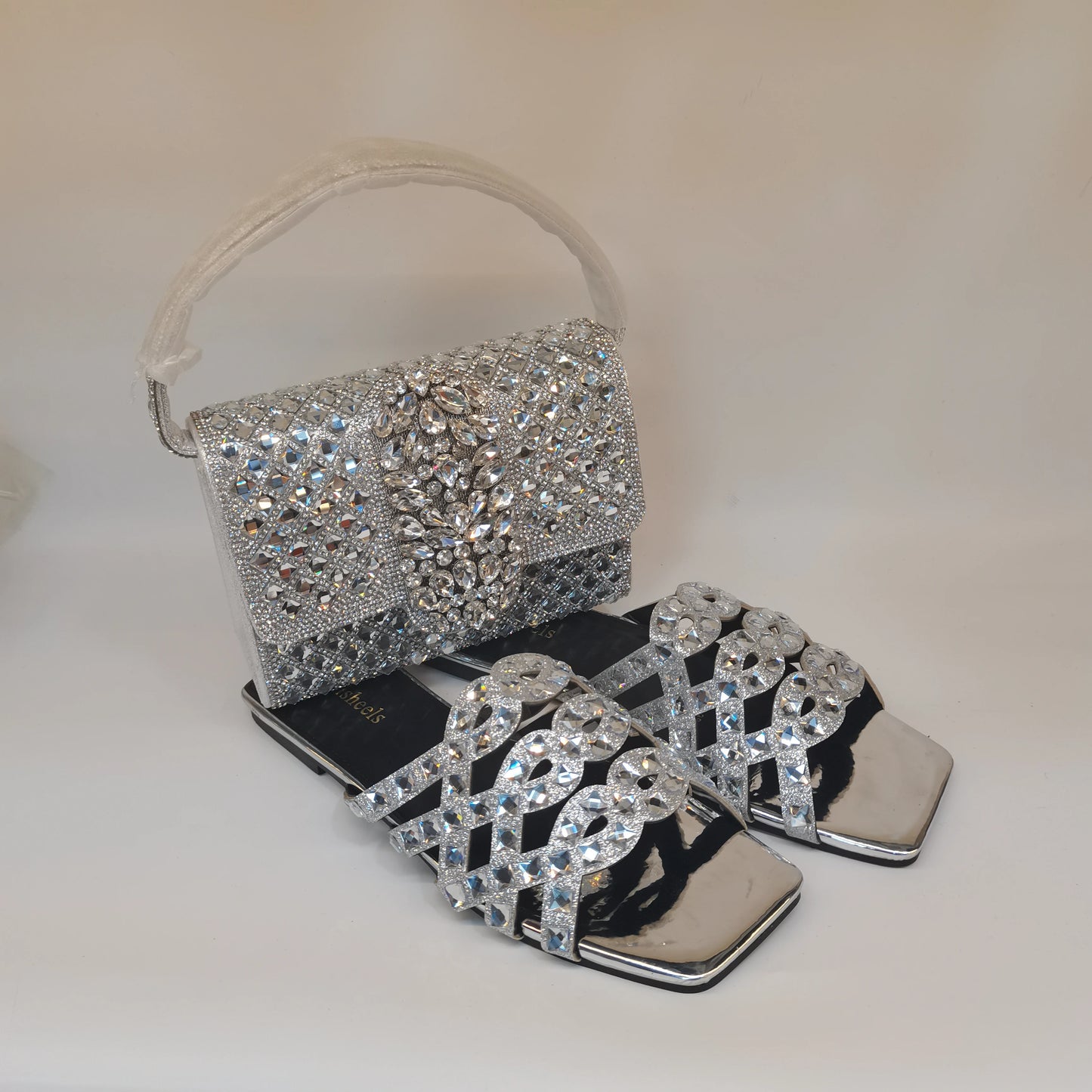 Pretty Soft Flat Shoes With Bag Set For Woman Fashion Style Rhinestone Party Slippers And Women Purse Latest Design