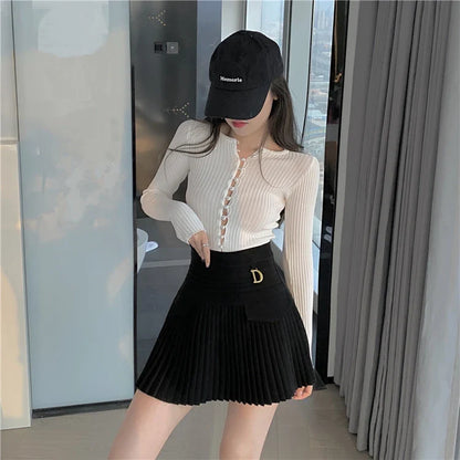 Zwarte Geplooide Rokken Vrouwen Hoge Taille Mini Rok Metalen Letter D Ontwerp A-lijn Clubwear Koreaanse Sexy Streetwear Tonen Ca