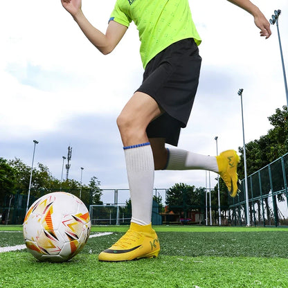 New Men Match Football Boots Ankle Non-Slip TF/FG Professional Soccer Shoes Boys Sneakers Comfortable Sports Shoes Unisex