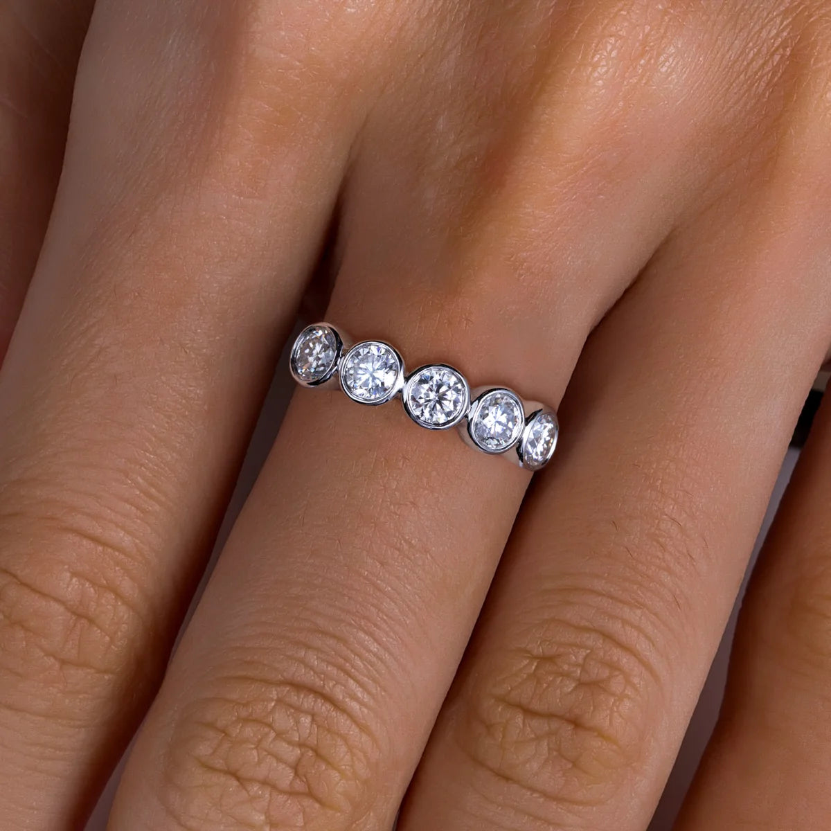 4mm 1.5cttw Moissanite Wedding Bands 925 Sterling Silver Half Eternity Bezel Rings for Women Jewelry Wholesale