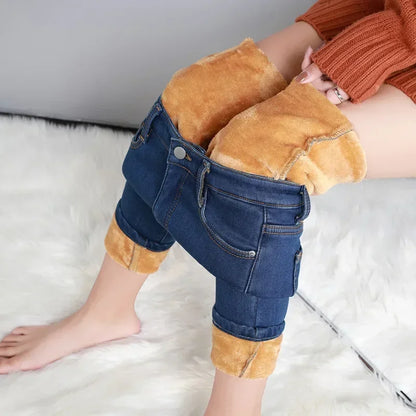 Winter Lady Thermal Plush Jeans Snow Warm Stretch Jeans Hot Sale High Waist Fleece Pants Female Straight Leg Denim Trousers