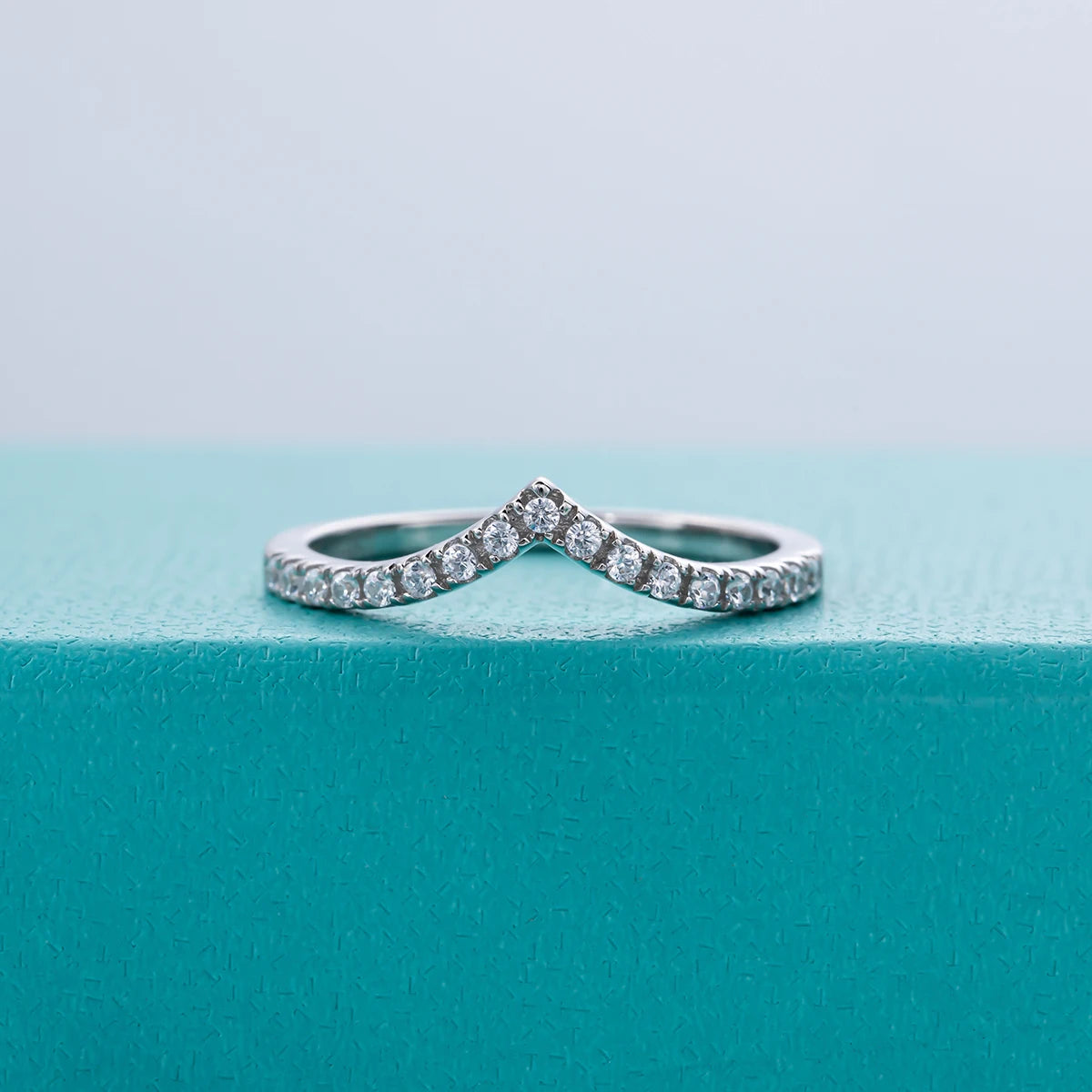 D Color Moissanite Diamond 18K White Gold Plated V Row Ring Classic Style Engagement Wedding Rings