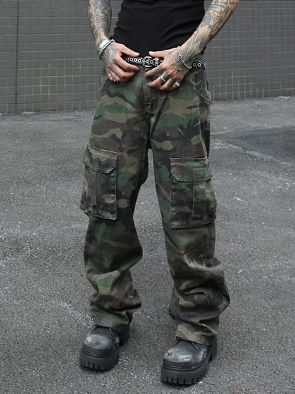 Men's camouflage utility jeans. Multi-pocket design. Stylish and trendy. Loose fit.
