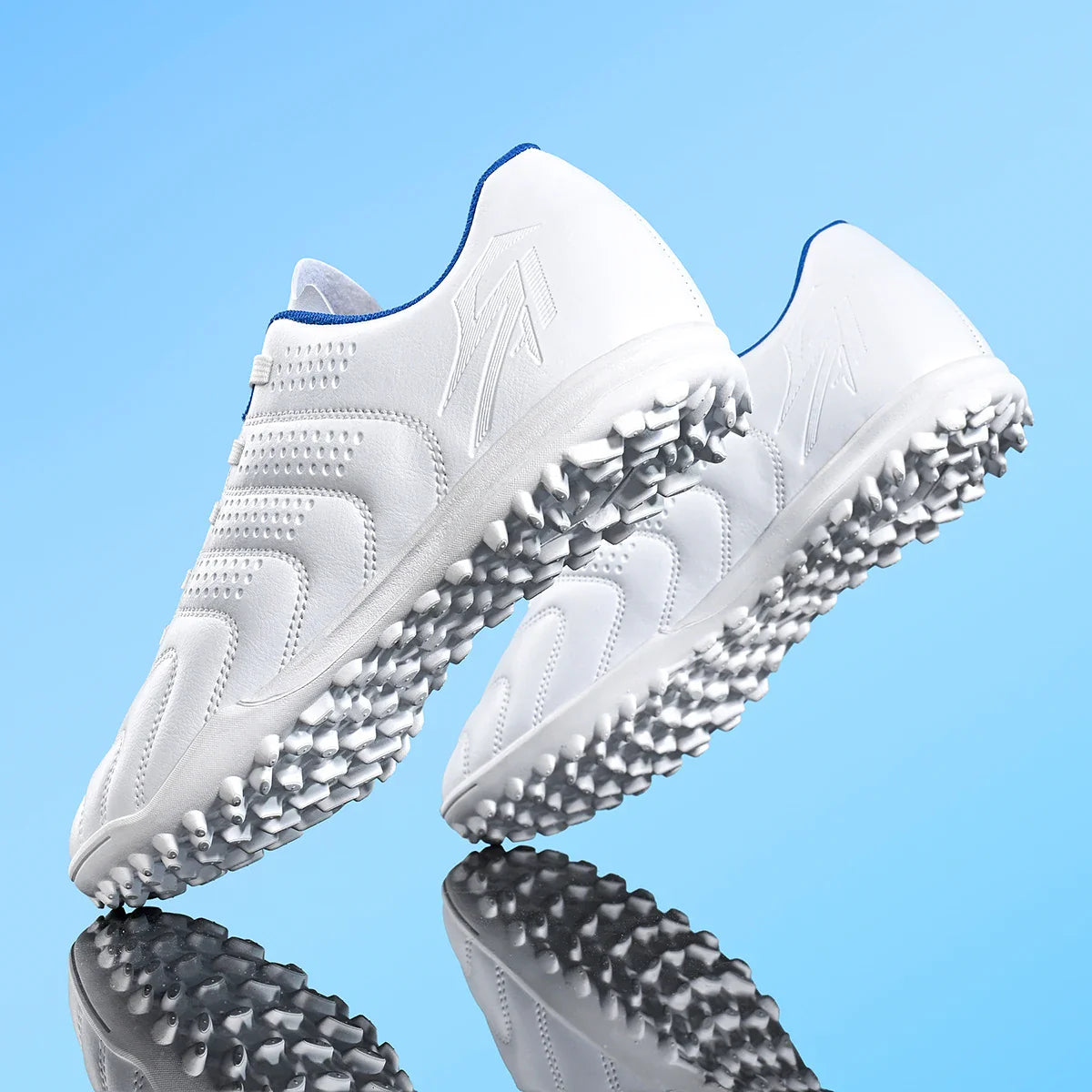 High quality low cut TF sports football shoes, comfortable, breathable, and non slip, effectively protecting the ankle