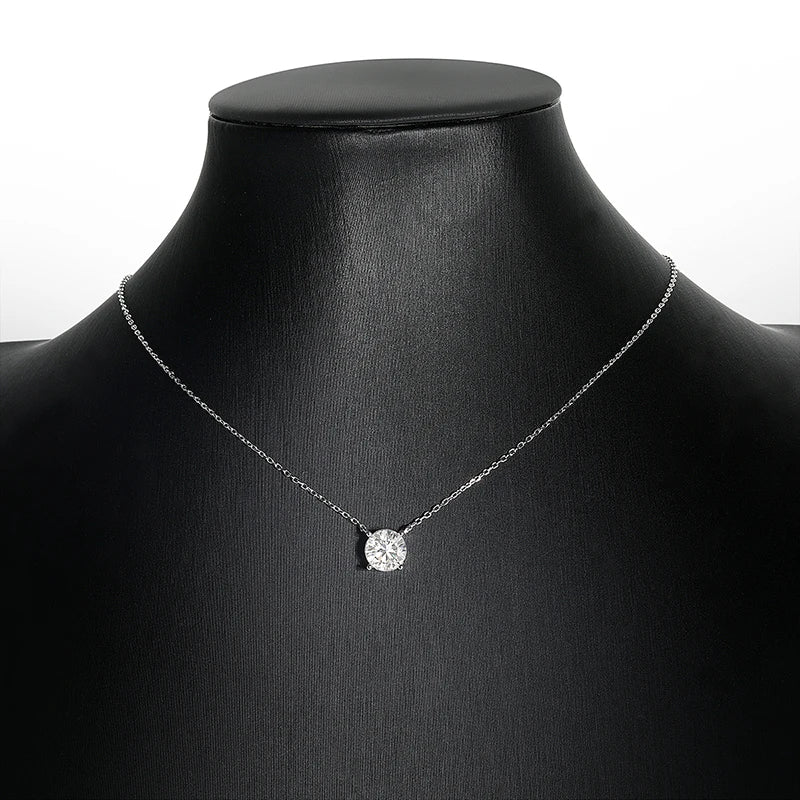 Colar Feminino de Moissanite Banhado a Ouro Branco 1-10 CT Clássico com Pingente de Quatro Garras Joia de Casamento em Prata Esterlina 925