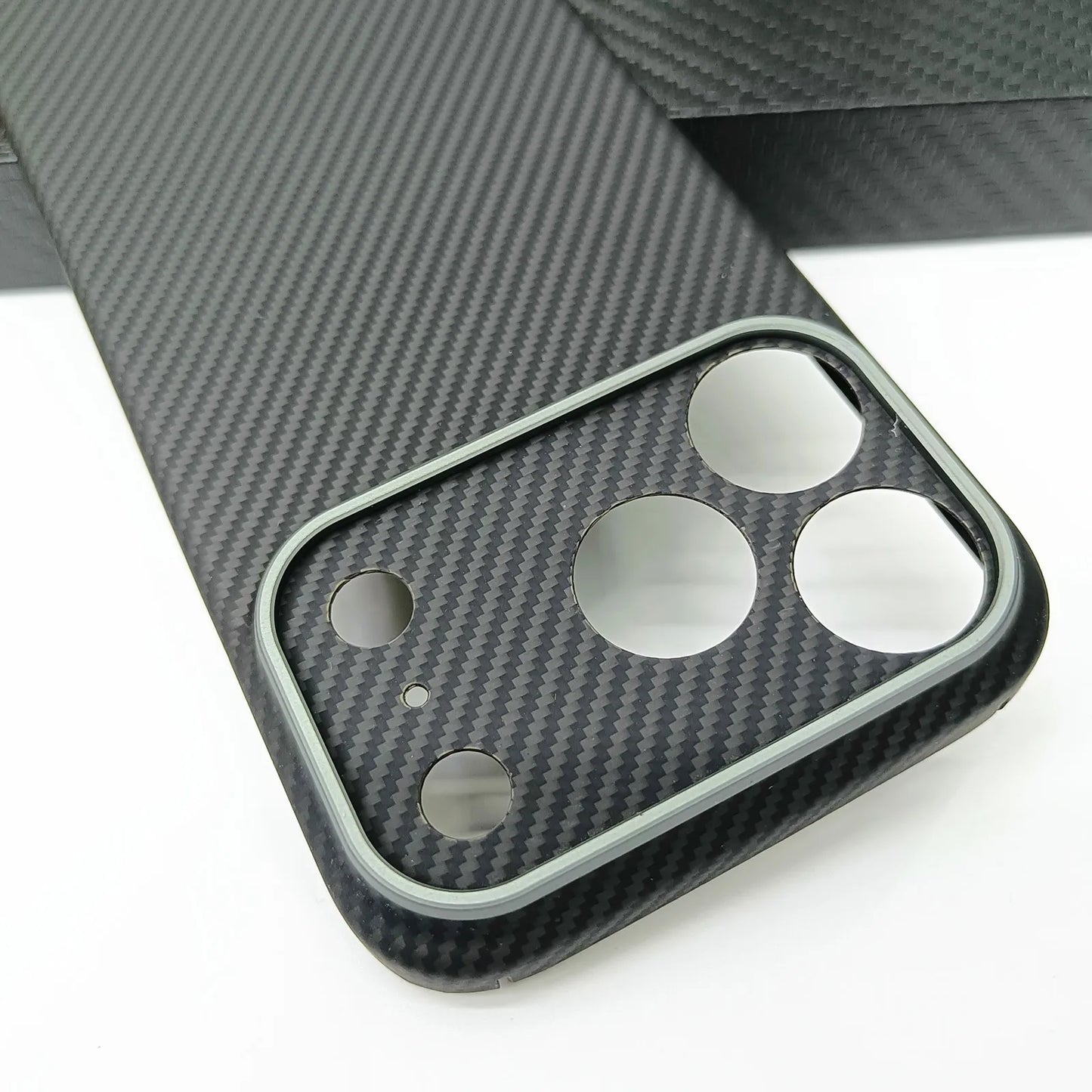 Genuine Aramid Carbon Fiber Mag Safe Magnetic Case For iPhone 17 Pro Max 17Pro Matte Camera Hole Thin Hard Armor Cover