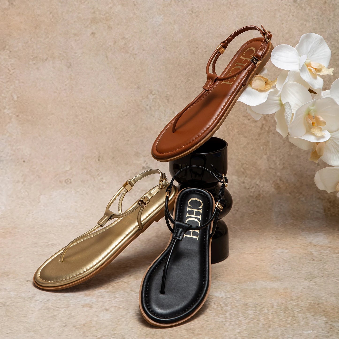 Season's New Fashionable Comfortable Women's Sandals Solid Colour Design Simple Hundred Hitched Strappy Women's Flat Shoes