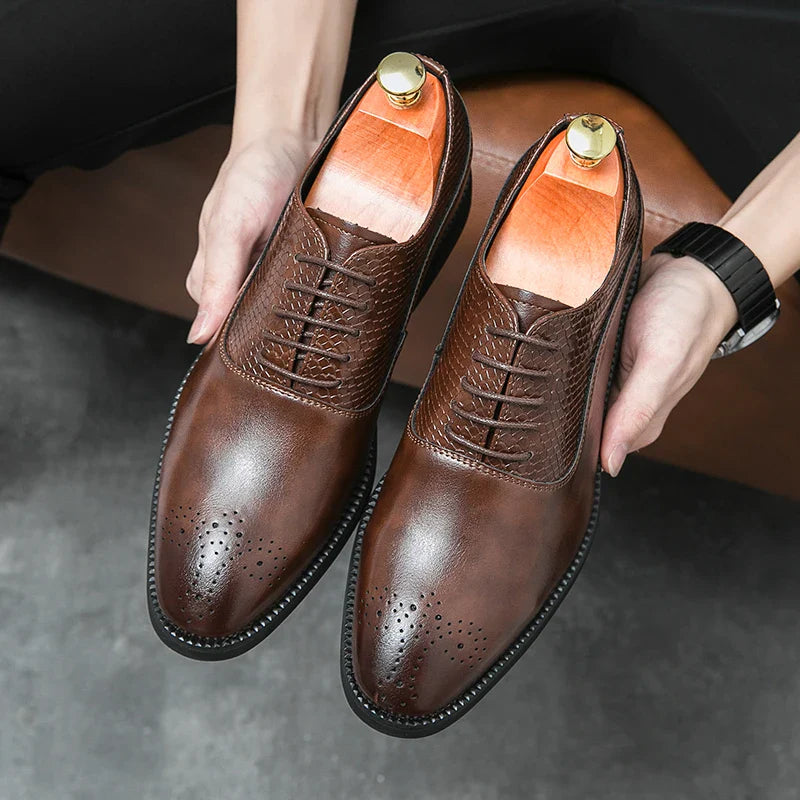 Bullock carved leather shoes men's low-top lace-up business formal casual middle-aged business shoes