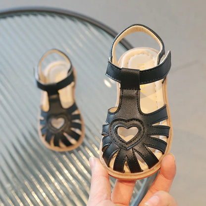 2026Sandals for Baby Girls Summer Cut-Outs Heart-shaped Lolita Princess Shoes Fashion Children's beach Sandals Kids Garden Shoes