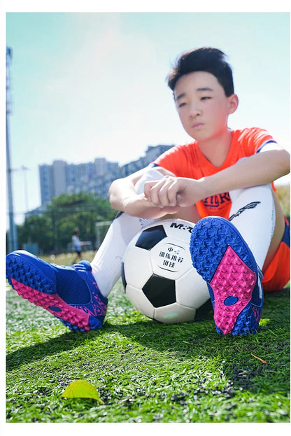 New Children Soccer Shoes Cleats Boys Football Boots TF Breathable Ultralight Grass Training Fast Athletic Sneakers 28-39