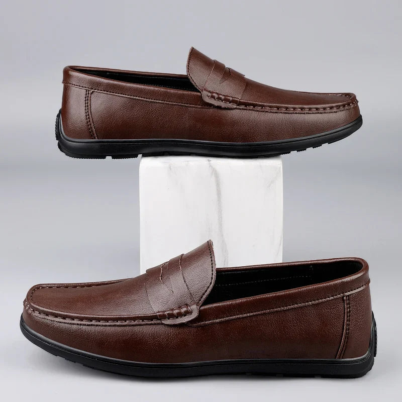 Sapatos Masculinos Loafer de Couro Genuíno Confortáveis Sapatilhas Casuais Masculinas de Luxo Sapatos Formais Masculinos Respiráveis Mocassim Slip-on