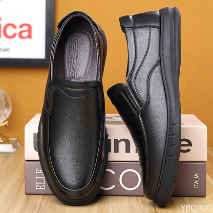 Sapatos casuais masculinos de couro 2025 Sapatênis de sola macia de verão Sapatos masculinos clássicos versáteis Loafers de couro legítimo respiráveis Homme