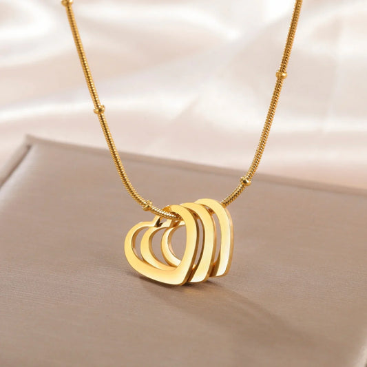 Family Name Necklace With 1-4 Hearts for Mother Custom Mother's Day and Valentine's Day Gift