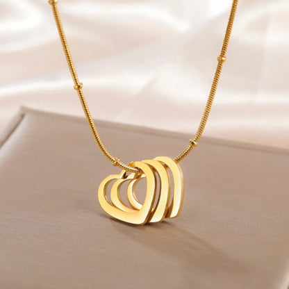 Family Name Necklace With 1-4 Hearts for Mother Custom Mother's Day and Valentine's Day Gift