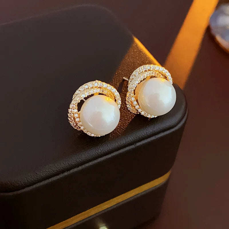 Trendy Round Imitation Pearl Earrings for Woman Mini Exquisite Shiny Zircon Stud Earrings Fashion Jewelry Party Bride Wedding K1