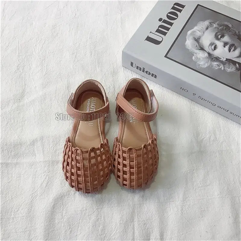Girls Sandals Summer New 1-12 Years Baby Kids Soft Soled Woven Closed Toe Children Princess Hollow Shoes