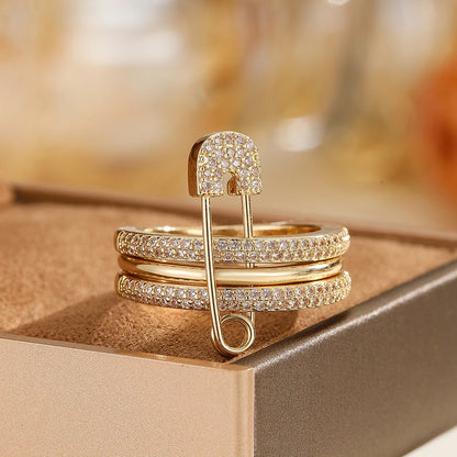 A Three-Ring Stacked Paper Clip Ring, Copper Imitation Faded, Fashionable And Simple For Women To Wear