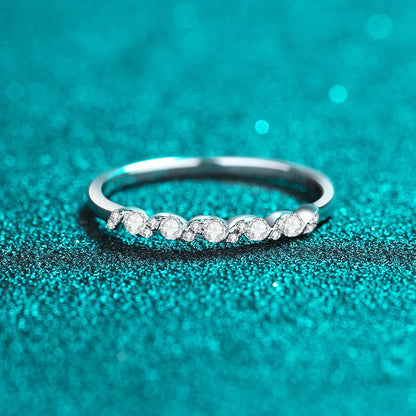 Full D Color VVS1 Moissanite Ring Delicate Lab Diamond Ring 925 Sterling Silver for Women Engagement Wedding Jewelry