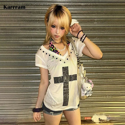 Karrram Camiseta Japonesa Y2k com Estampa de Cruz Metálica Vintage Harajuku Manga Curta Translúcida Tops Trashy Anos 2000 Gola V Streetwear Grunge
