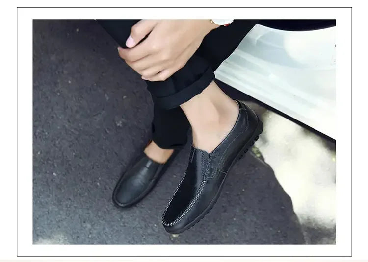 Sapatos Casuais Masculinos de Couro Genuíno Marca de Luxo Mocassins Masculinos Respiráveis Slip-on Sapatos de Condução Pretos Tamanhos Grandes 37-47