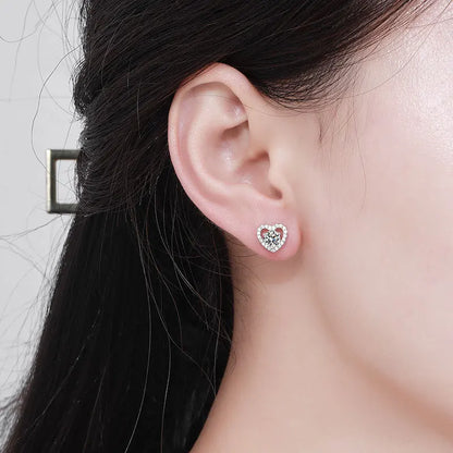 New In 0.3CT 4mm D Color Moissanite Stud Earrings For Women Party 925 Sterling Silver Pass Diamond Test Heart Shape Earring