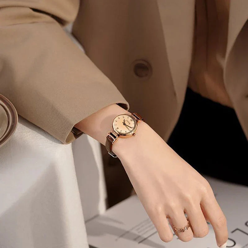 Simple Women's Watches Small Round Ladies Bracelet Watch PU Leather Thin Retro Quartz Wristwatch for Women Girls Gifts
