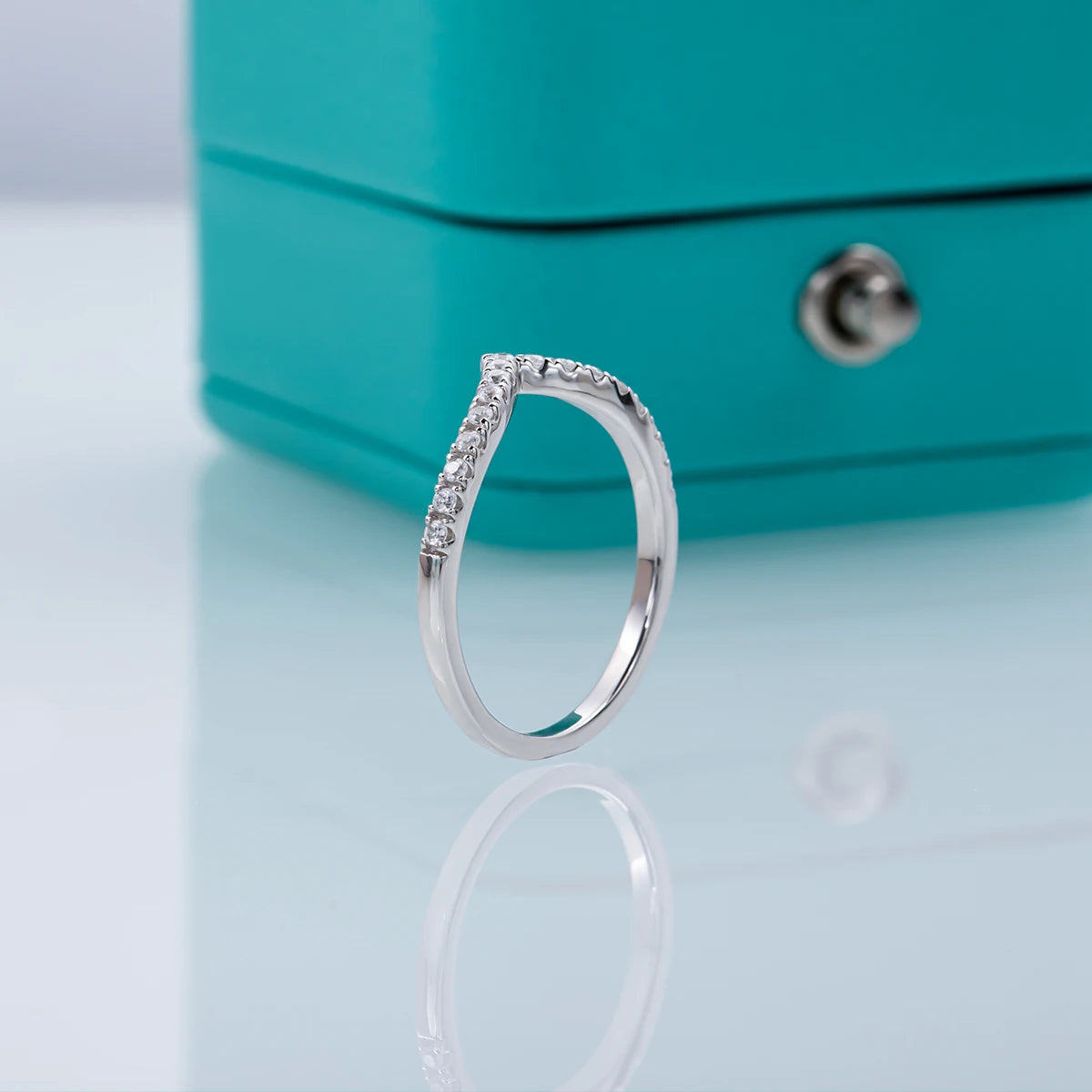 D Color Moissanite Diamond 18K White Gold Plated V Row Ring Classic Style Engagement Wedding Rings
