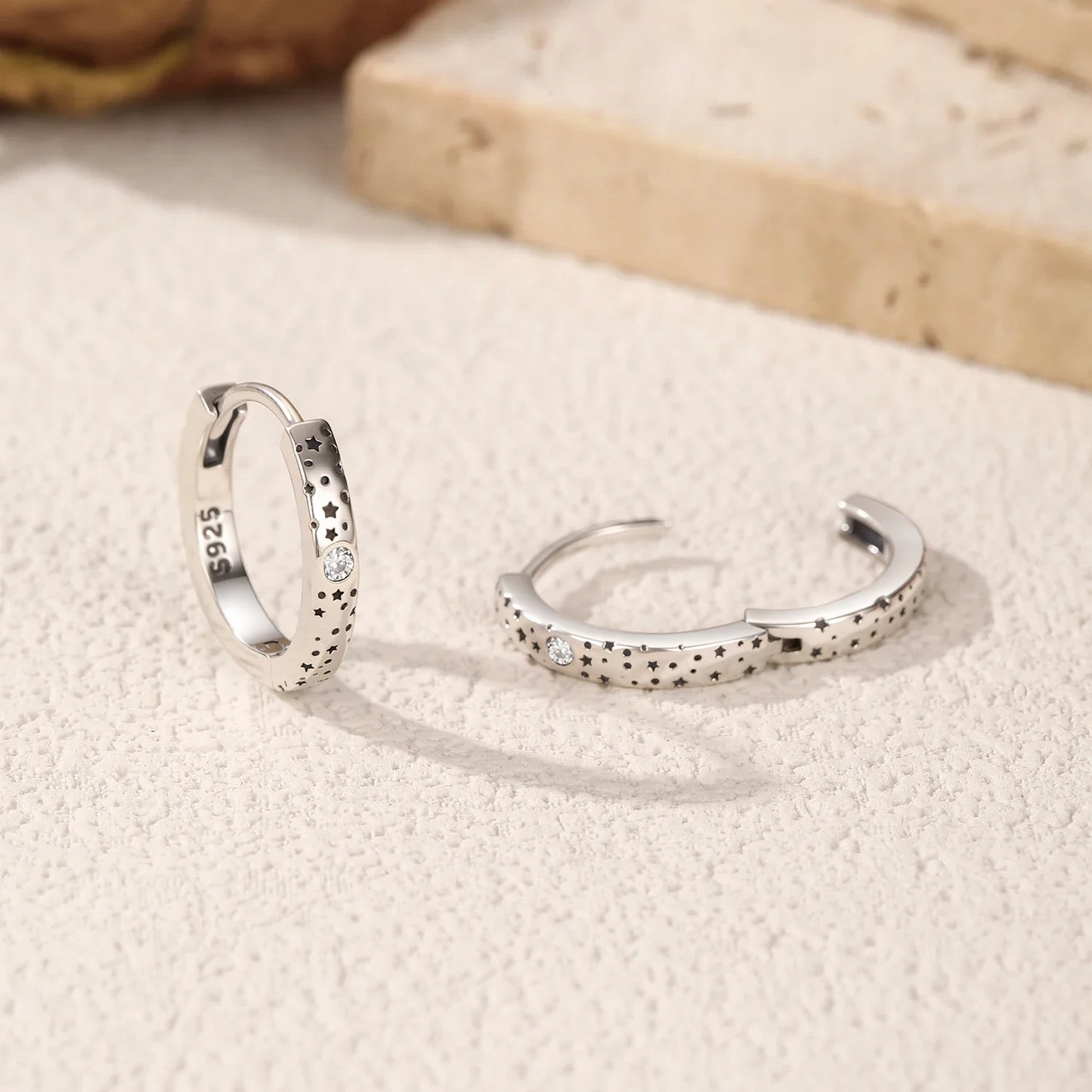 D Color Moissanite Ear Buckles 925 Sterling Silver Sparkle Retro Hollow Stars Hoop Earrings For Women Fine Jewelry