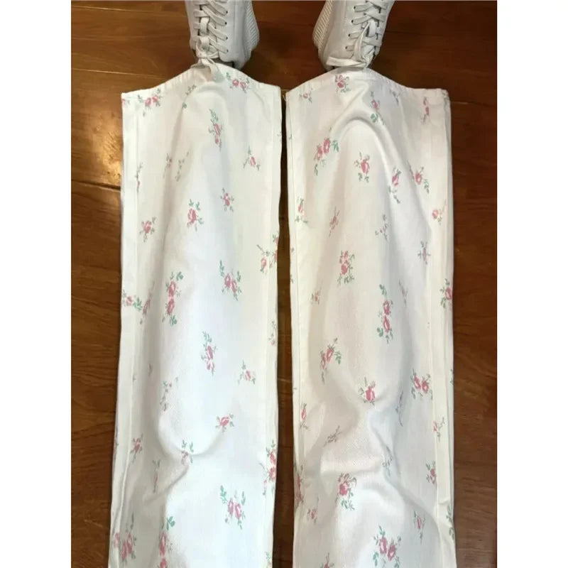 Calça Jeans Branca Reta com Estampa Floral