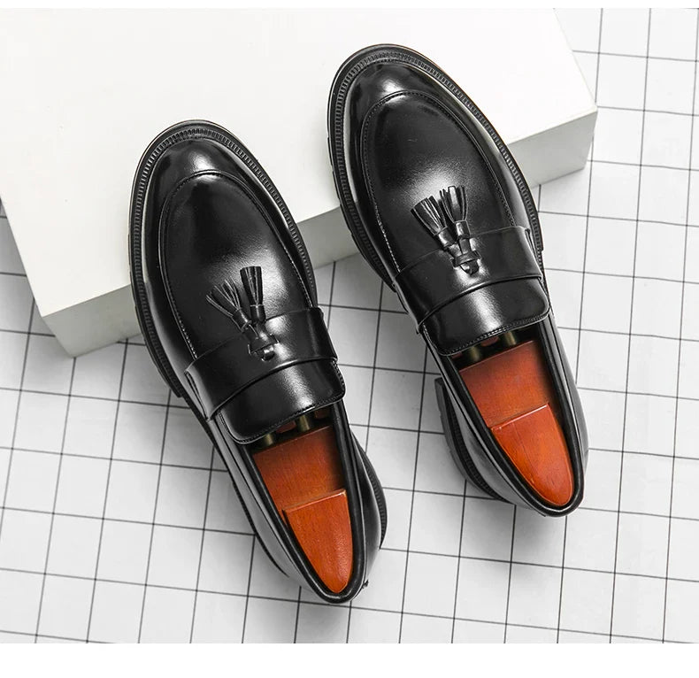 Men's Dress Shoes Classic Social Brogues Casual Leather Shoes For Men Formal Office Wedding Shoes Male Tassel Leather Loafer Man
